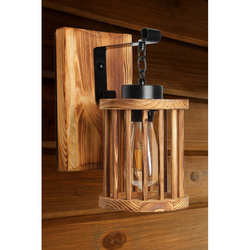 Lynndyl Wood LED Wallchiere
