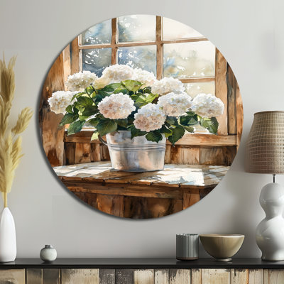 «Hydrangeas On The Barn Table II», reproduction d'art sur métal blanc traditionnel, hydrangées sur métal rond