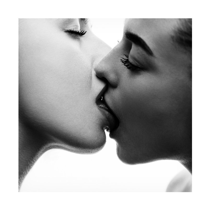 Martin Krystynek Mqep Kiss Canvas Art, L 24 po x H 24 po
