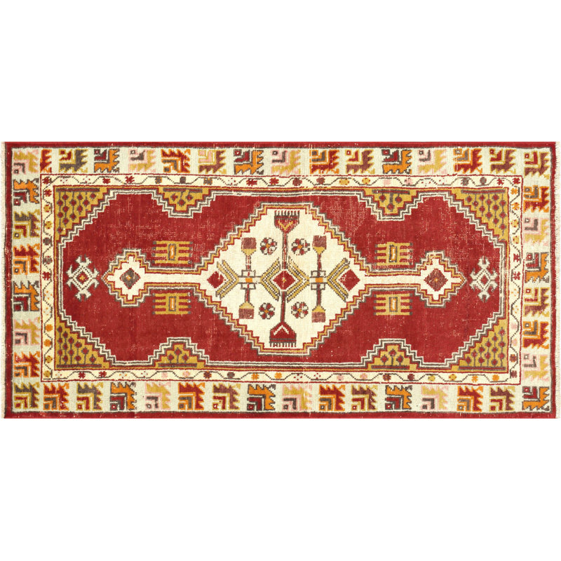 Yastic One-of-a-Kind 2'6" x 4'11" Area Rug
