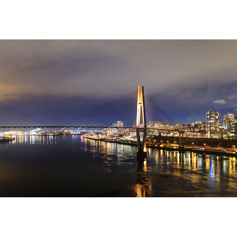 Vue nocturne de la ville - Photographie sur toile tendue, H 8 po x l 12 po