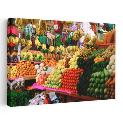 Assortiment de fruits et légumes sur un étal de marché, San Miguel de Allende, Guanajuato, Mexique, fruit contemporain, art urbain