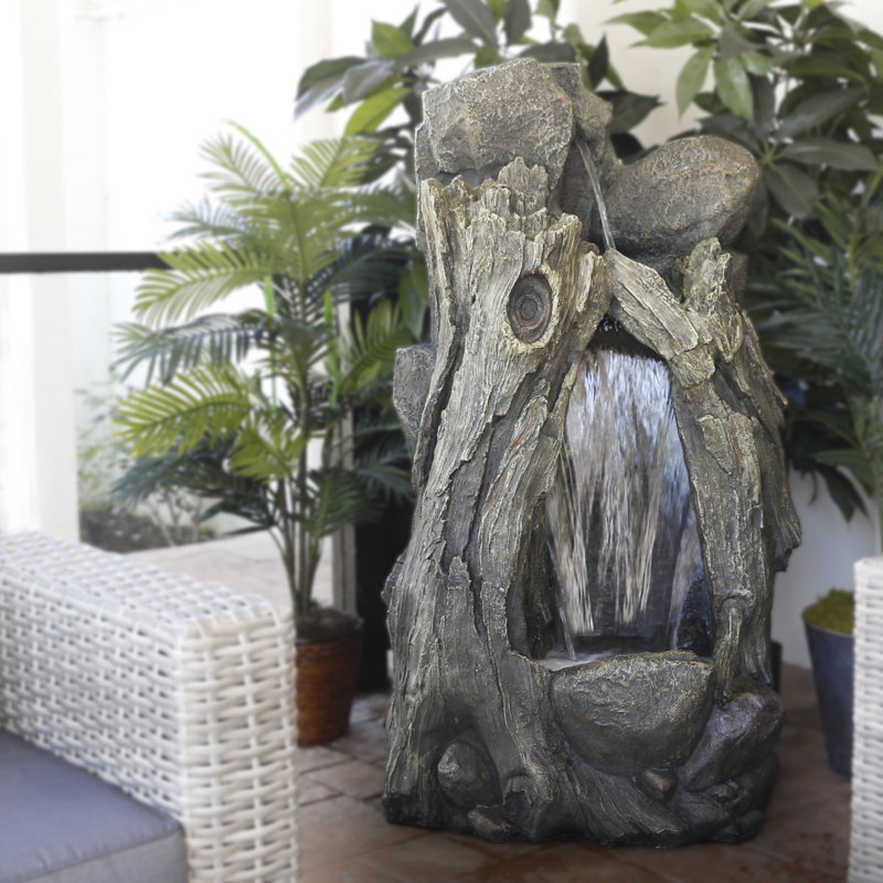 Fontaine en fibre de verre avec lumière, H 52 po x l 22 po x p 30 po