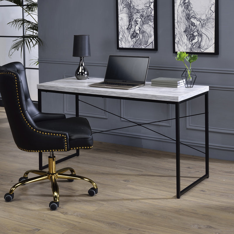 Élégant bureau d'écriture avec plateau en faux béton et traîneau industriel