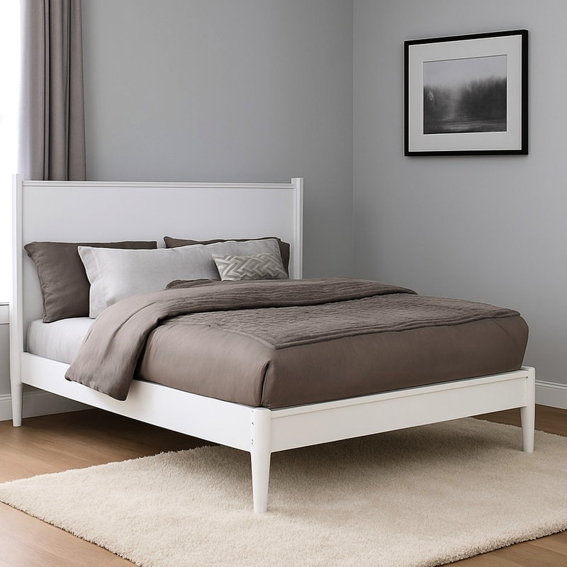 Lit plateforme blanc de style Mid-Century moderne blanc, sans sommier, pieds arrondis et fuselés, construction, base à lattes pour le soutien du matelas et pratique de la chambre à coucher, bois massif et bois d'ingénierie, esthétique confortable