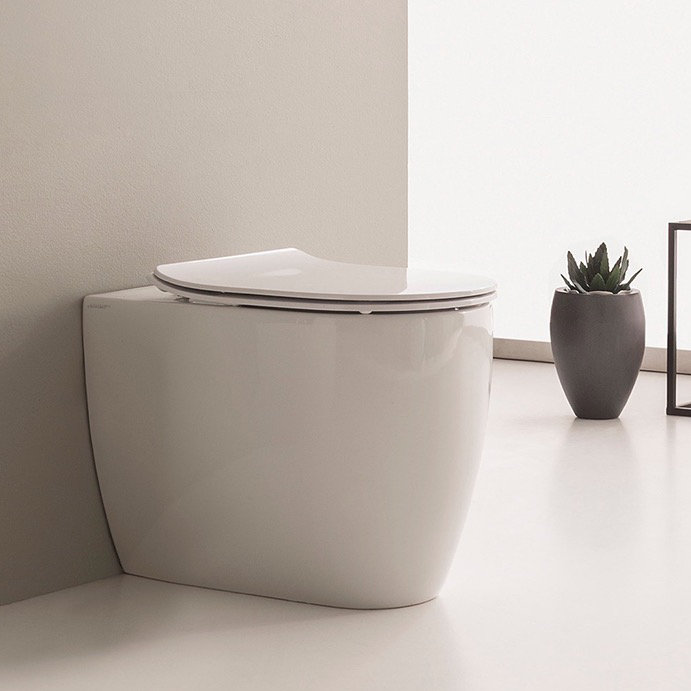 Toilette allongée une pièce à double chasse Moon (siège inclus)