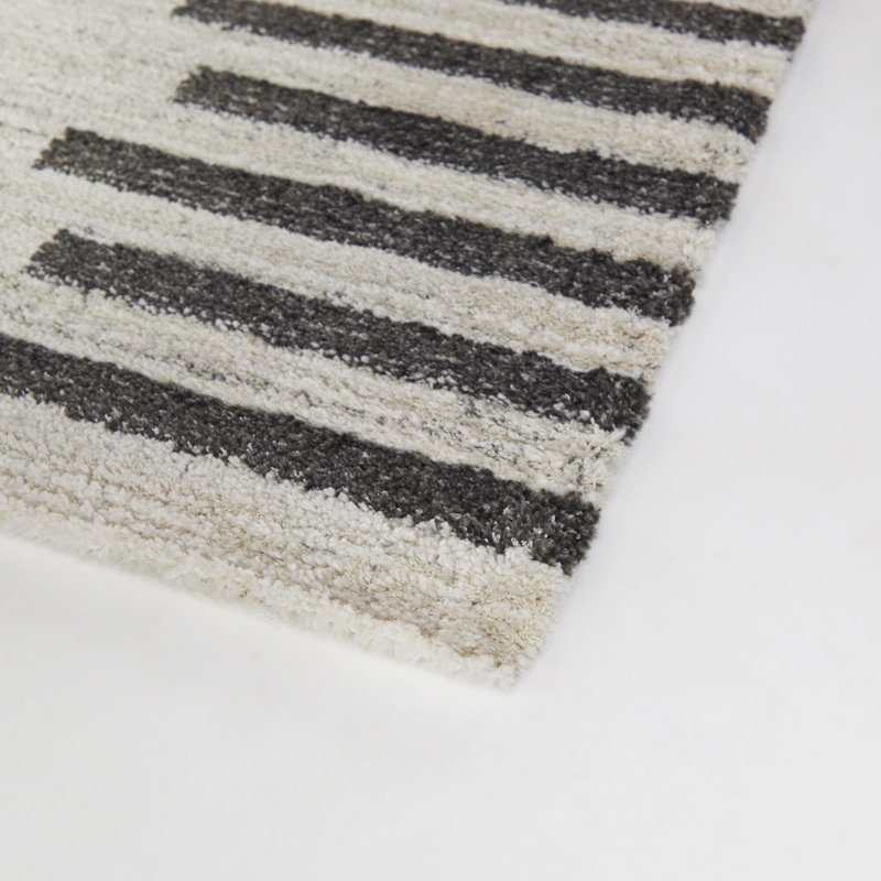 Tapis gris à rayures Mid-Century, Rectangle 5 pi 3 po x 7 pi