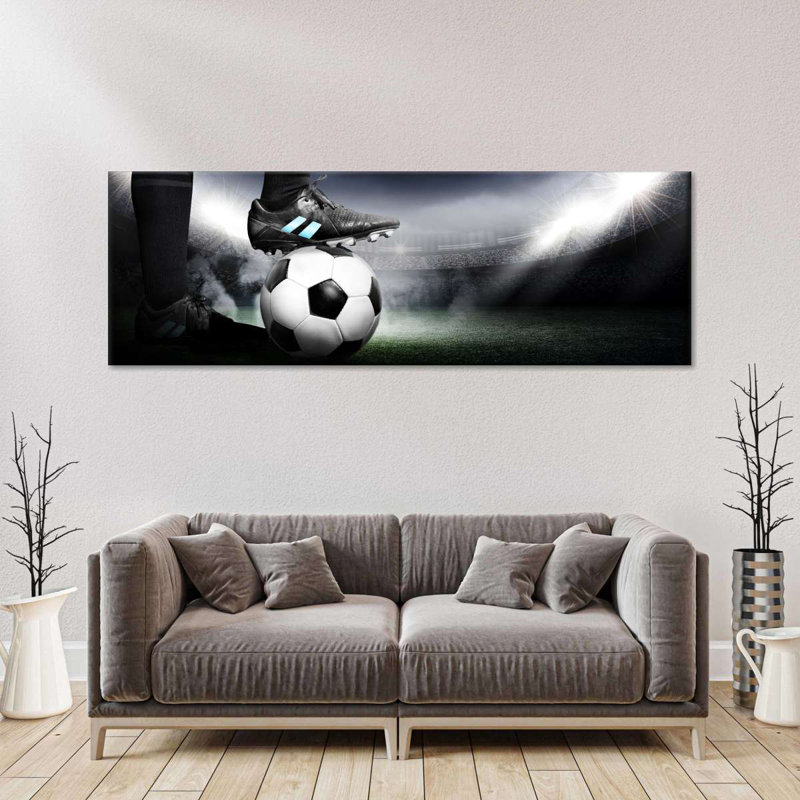 Crampons sur ballon de soccer sur toile, H 18 po x l 54 po x P 1,25 po