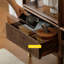 Vitrine Mid-Century en noyer, tablettes en verre