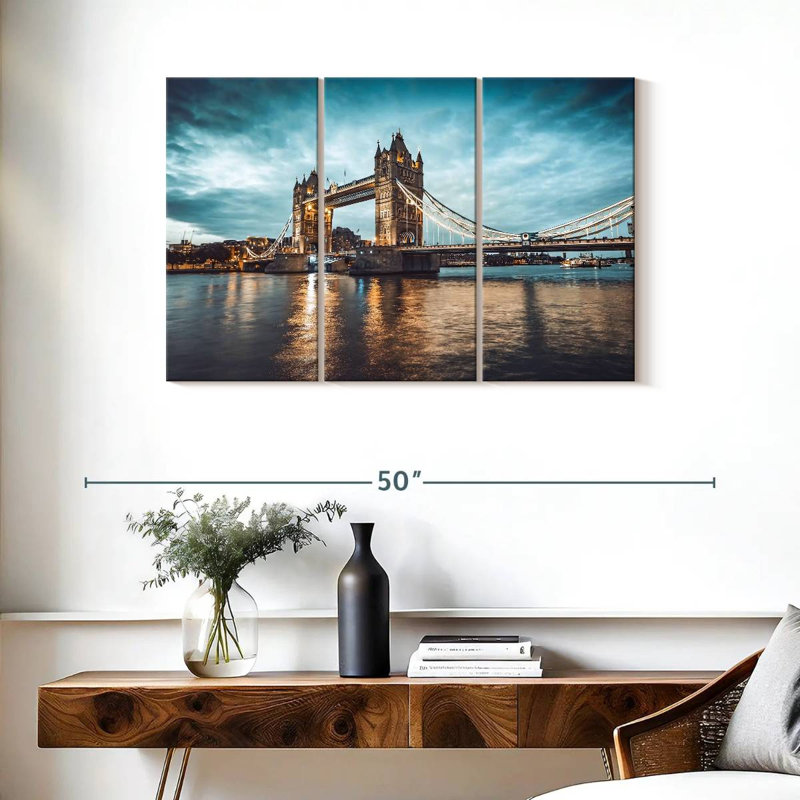 Sebbie London Bridge In Twilight, 24" H x 38" W