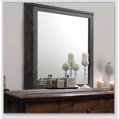Miroir rectangulaire Elettra avec cadre en noyer rustique et surface réfléchissante transparente pour les espaces modernes et traditionnels