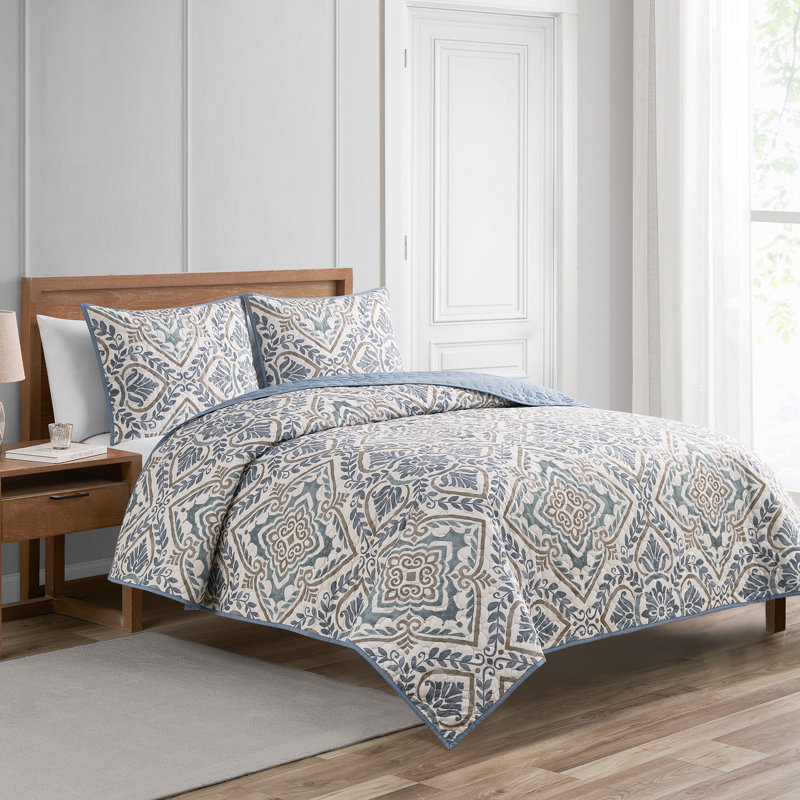 Sofia 3 Piece Quilt Set, King Quilt + 2 King Shams