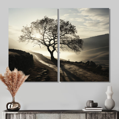 Mysterious Misty Mountain Morning III - art mural moderne noir