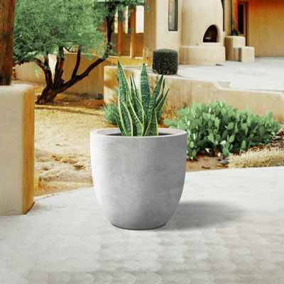 Pot à fleurs en béton Karola