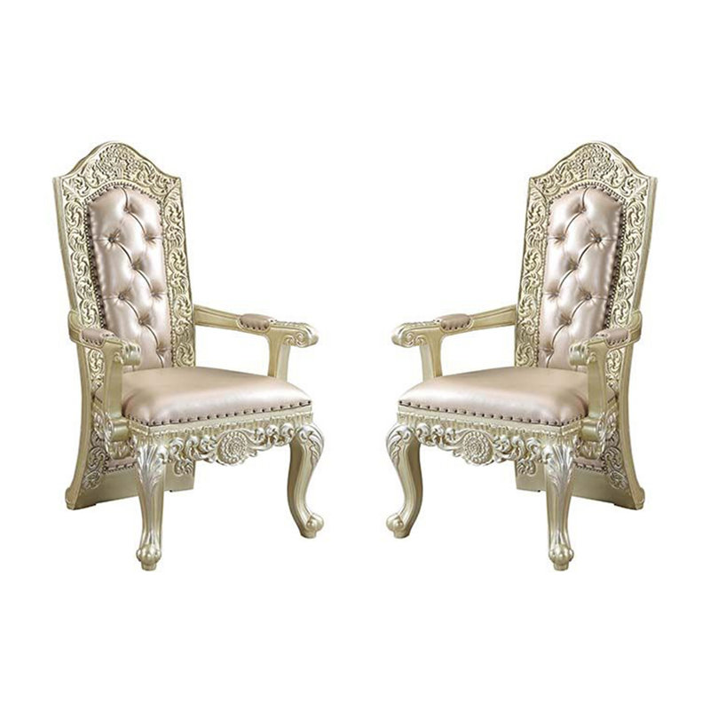 Fauteuil capitonné couleur champagne, Champagne