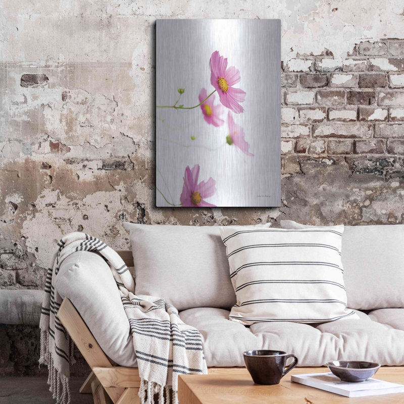 «Pale Cosmos I» par Debra Van Swearingen, H 36 po x l 24 po