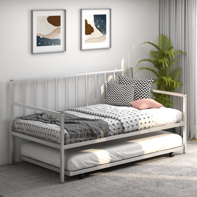 Aishia Twin Metal Daybed with Trundle by Latitude Run