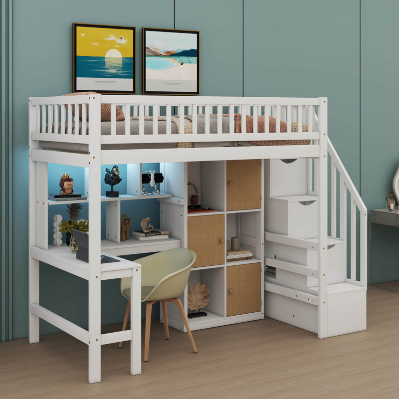 Lit surélevé simple en bois intégré avec bureau, éclairage à DEL, tablettes de rangement, armoires et escalier