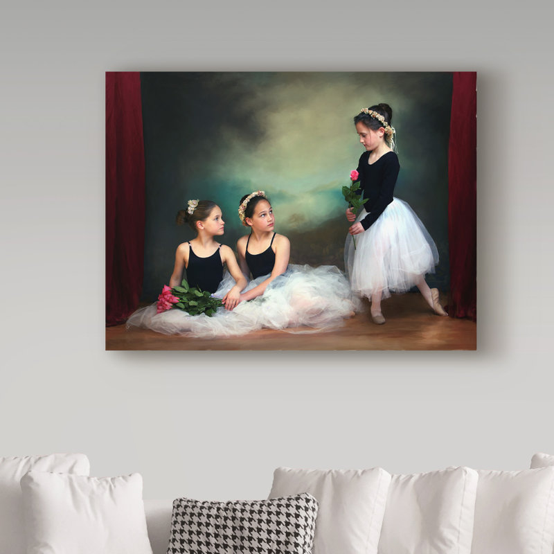 «Three Ballerinas» par Vilho, reproduction de photo sur toile tendue, H 14 po x l 19 po x P 2 po