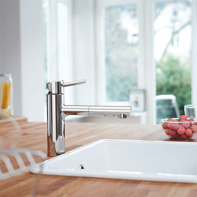 Concetto™ Pull Out Single Handle Kitchen Faucet, StarLight Chrome