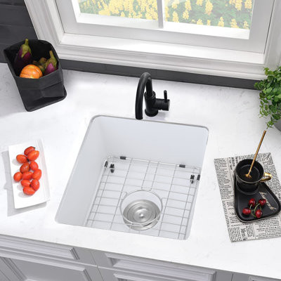Évier de cuisine à cuve simple encastrable en quartz 18,11 po L