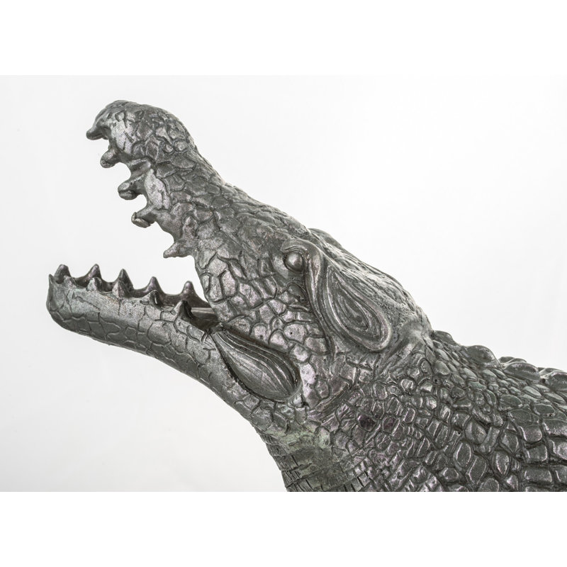 Figurines & Sculptures