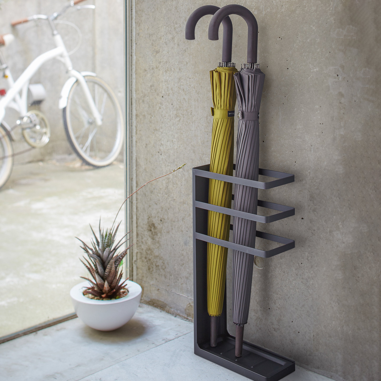 Yamazaki Home Freestanding Steel Umbrella Stand, Black