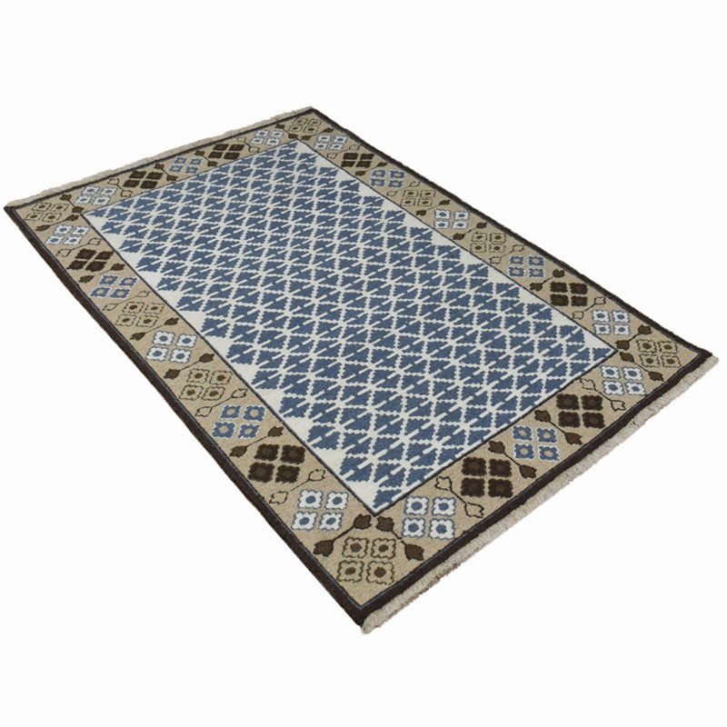Sujey Rectangle 4'x6' Area Rugs