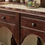 Buffet de salon en bois massif.