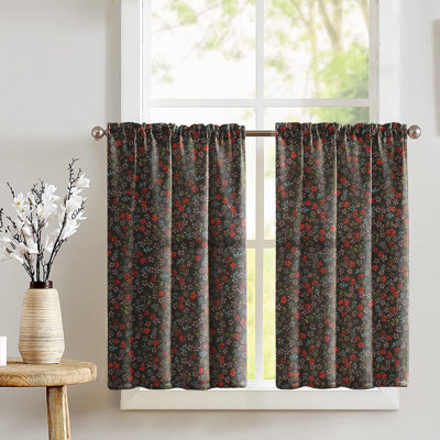 Rideaux à motif de petites fleurs