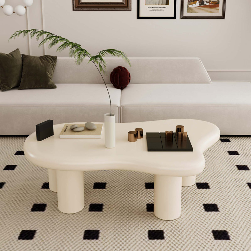 Table basse en forme de nuage pour le salon