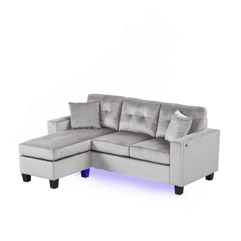 Canapé modulaire réversible l 74 po Sorenza avec lumière DEL, port USB, garniture cloutée, coussins décoratifs, coussin touffeté