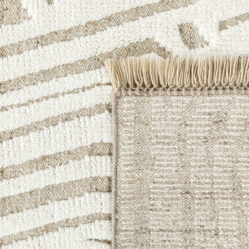 Drift Rug: Naturalist Hand Knotted - Flatweave Rug in White/Natural, Rectange 5' x 8'