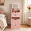 Coiffeuse 3 en 1 en bois rose avec miroir HD éclairé rabattable, éclairage 3 couleurs, 2 tiroirs, rangement dissimulé, tabouret, plateau en acrylique, table de chevet et bureau multifonctionnels, facile à assembler