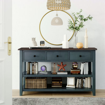 Console rétro avec deux tablettes ouvertes