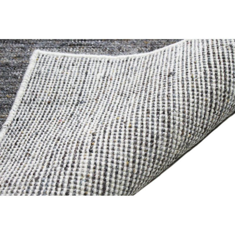 Thebes Hand-Knotted Wool Area Rug in Gray, Rectangle 3'6" x 5'6"