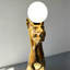 Lampe sur pied avec sculpture de panthère dorée 55,1 po
