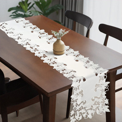 Chemin de table en dentelle blanche avec broderie ajourée élégante pour table de salle à manger et décoration de Noël de table