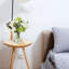 Arrangements floraux mixtes dans un vase