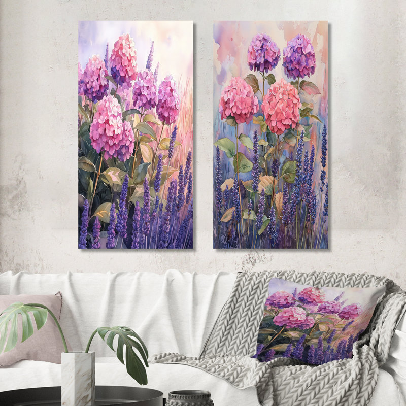 Hortensias dans un champ de lavande I - Collection de 2 panneaux de toiles florales, H 40 po x l 41 po, Toile tendue