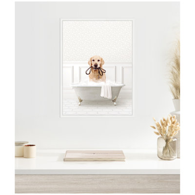 «Golden Retriever in White Bath» par Amy Peterson, reproduction d'art sur toile encadrée