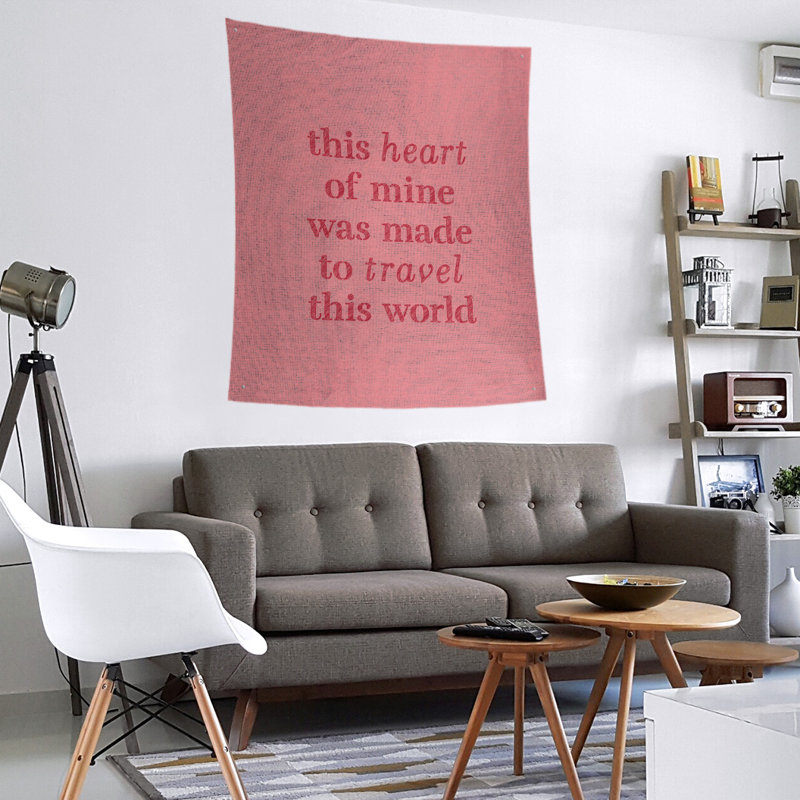 Tapisserie de polyester, voyage d’amour, H 80 po x l 68 po, Rouge