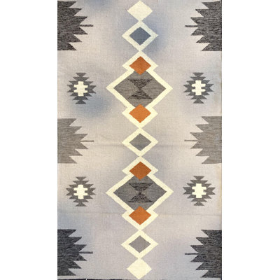 Tapis gris contemporain