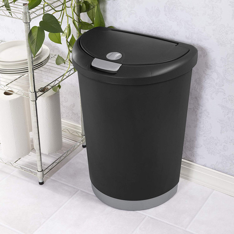 Poubelle à verrou tactile 12,3 gallons avec serrure en titane Sterilite