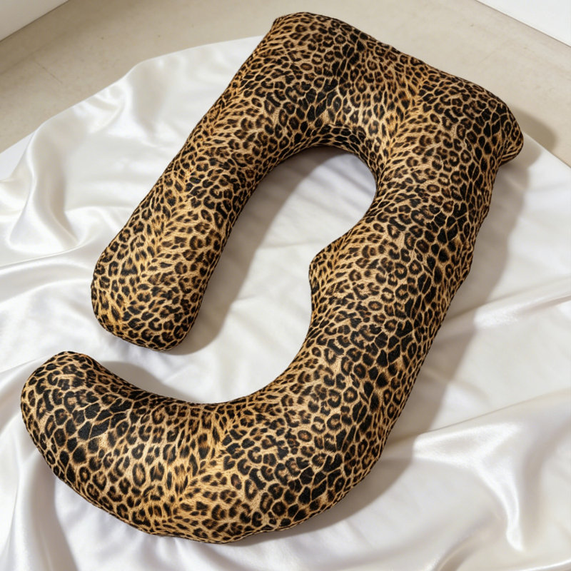 Oreiller de grossesse en forme de J - Coussin de soutien de maternité pour soulager les douleurs au dos, aux hanches et au ventre, imprimé léopard avec motif de cœur