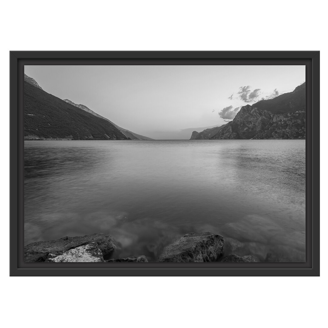 Gerahmtes Wandbild Gardasee in Italien Kunst B&W