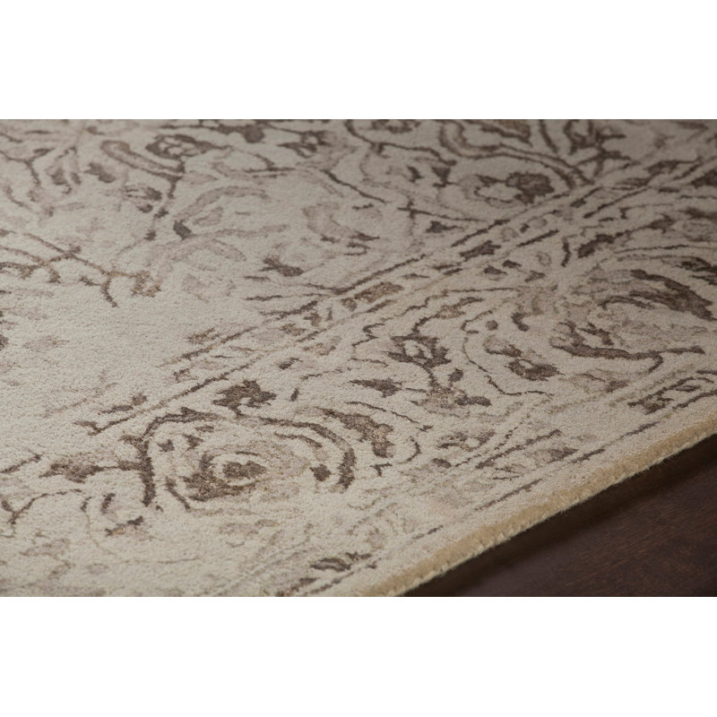 Zina Oriental Area Rug in Beige, Rectangle 5' x 7'6"