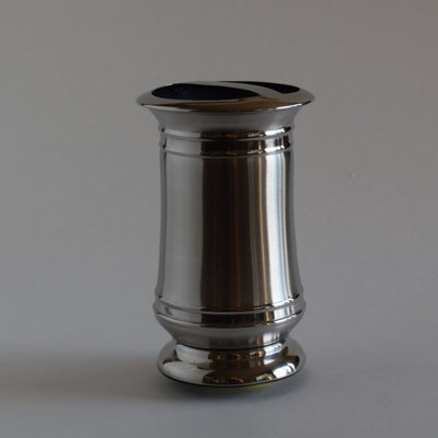 Gustav Toothbrush Holder