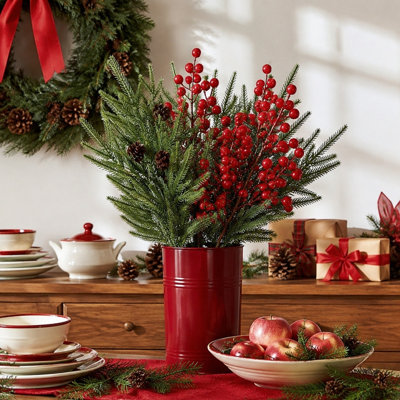 Paquet de 15 rameaux de Noël artificiels, 3 tiges de baies rouges + 12 brins de pin véritable avec pommes de pin, fausses branches de pin et ramassage de baies pour guirlande de Noël, décoration de Noël, vase non inclus