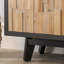 Armoire de rangement moderne en bois rustique avec texture géométrique - Option pratique et élégante avec buffet 4 portes, construction